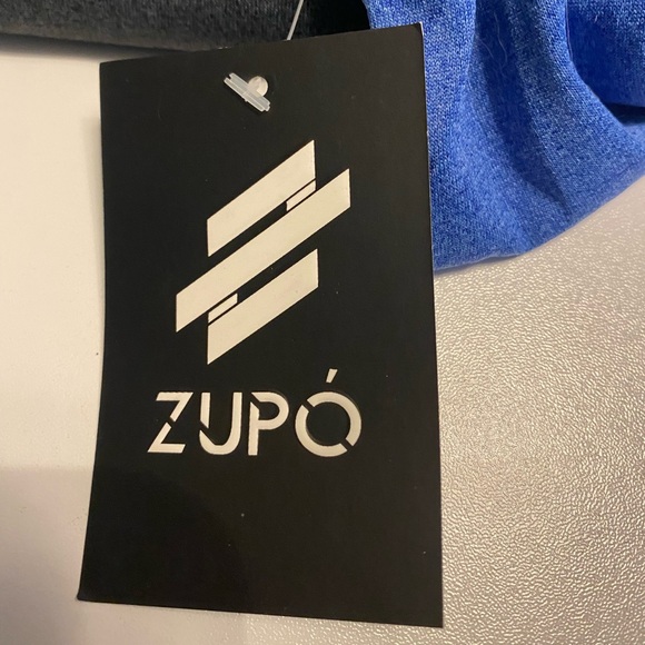 Set of 5 Sleeveless Workout Shirts - Picture 7 of 8